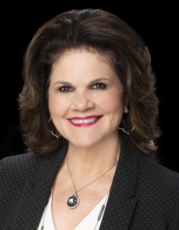 Victoria   Subia Headshot